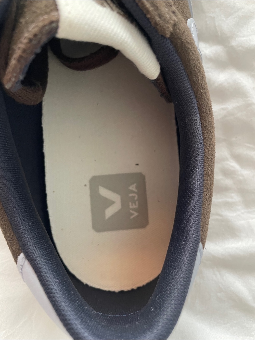 Veja Brown Suede Women’s Low-Top Sneakers with White Logo
SIZE 40 (9) - Picture 7 of 9